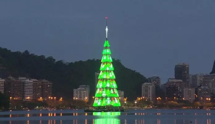 Governador Cláudio Castro resgata tradição de Natal com Árvore da Lagoa