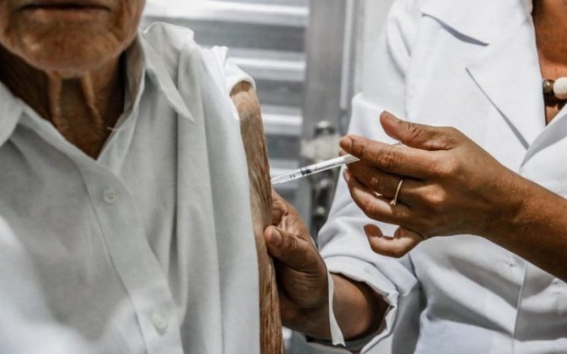 Itaboraí inicia vacinação bivalente contra a Covid-19 a partir desta quinta-feira